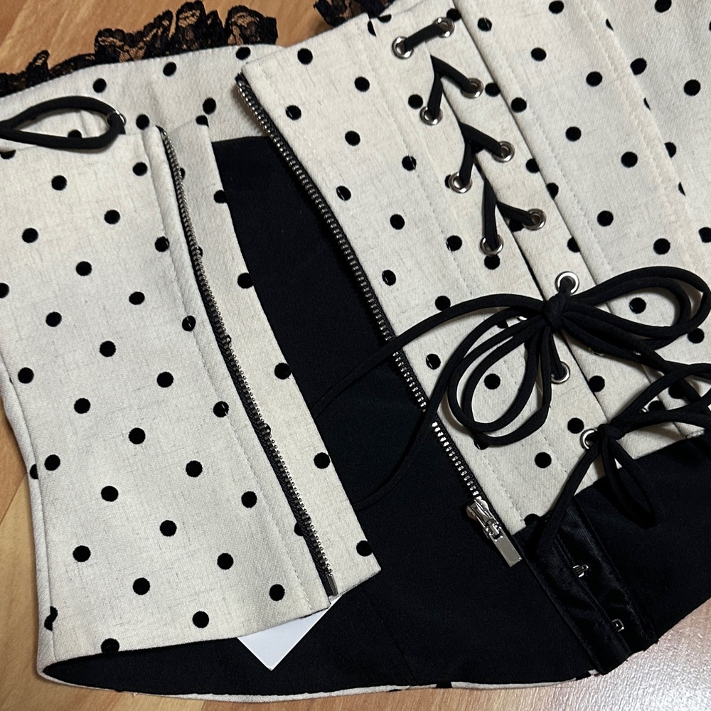 Elegant Black and light yellow Polka Dot corset - Picture 4 of 8